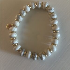 Kendra Scott Gold and White Pearl Bracelet